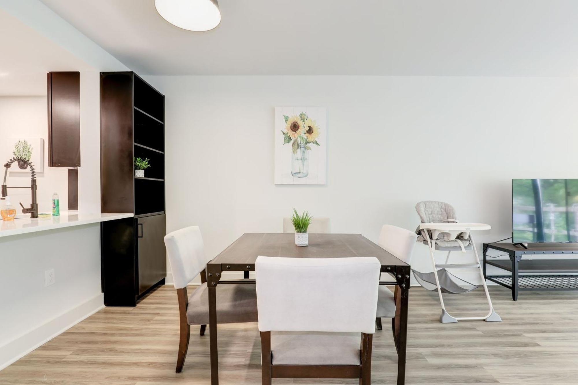 2Br Executive Apartment With Spacious Layout Arlington Exteriör bild