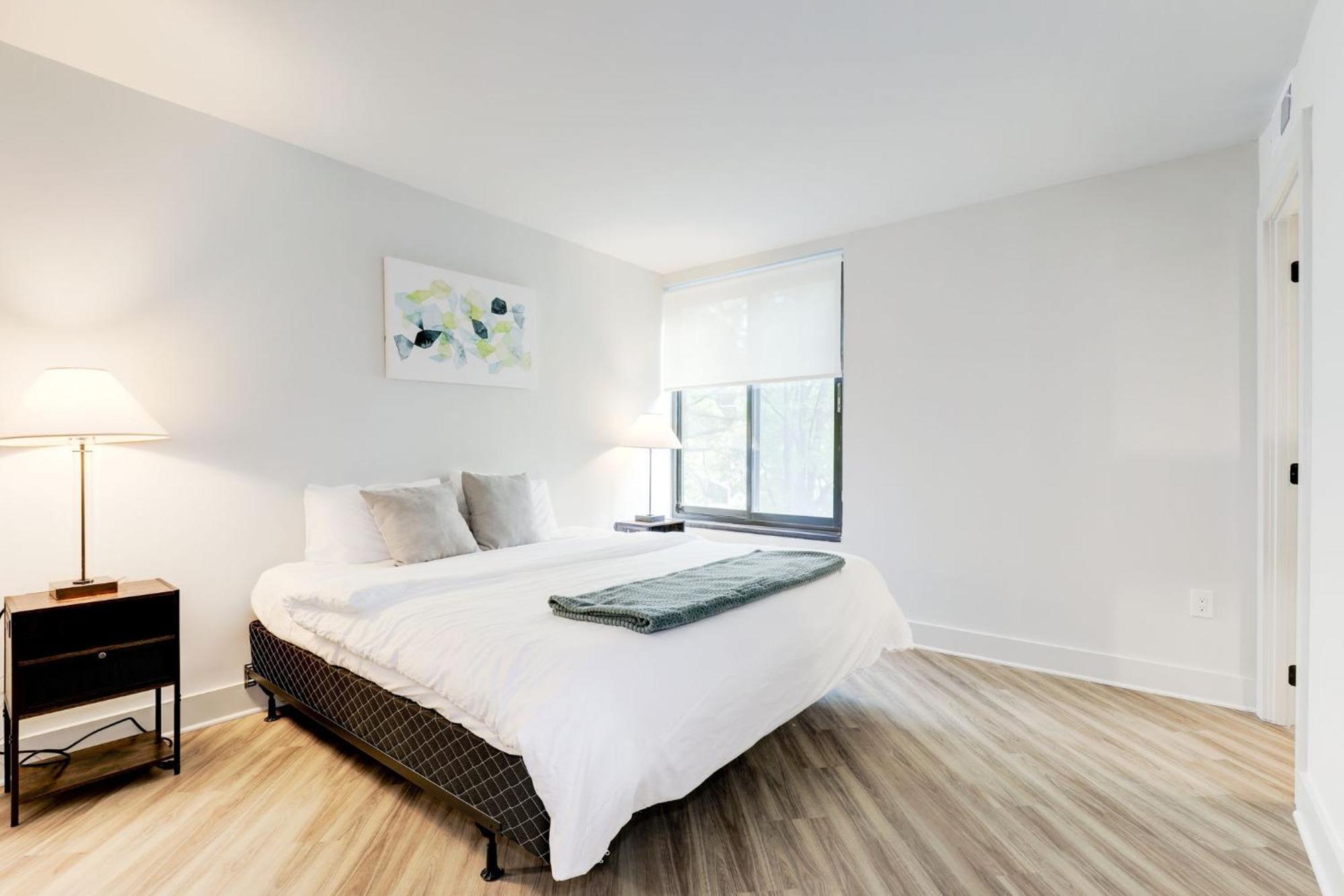 2Br Executive Apartment With Spacious Layout Arlington Exteriör bild