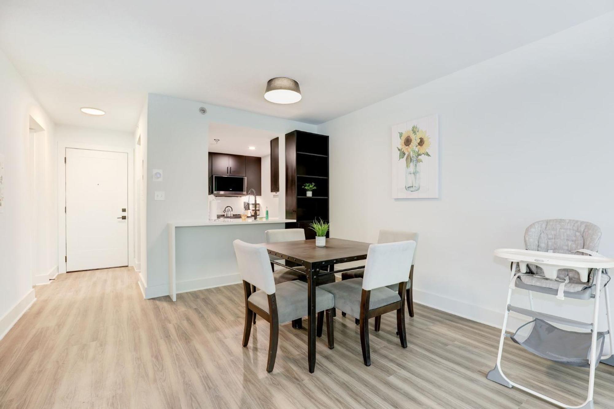 2Br Executive Apartment With Spacious Layout Arlington Exteriör bild