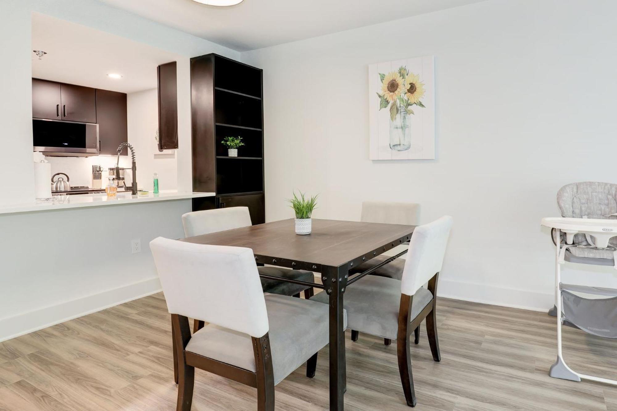 2Br Executive Apartment With Spacious Layout Arlington Exteriör bild