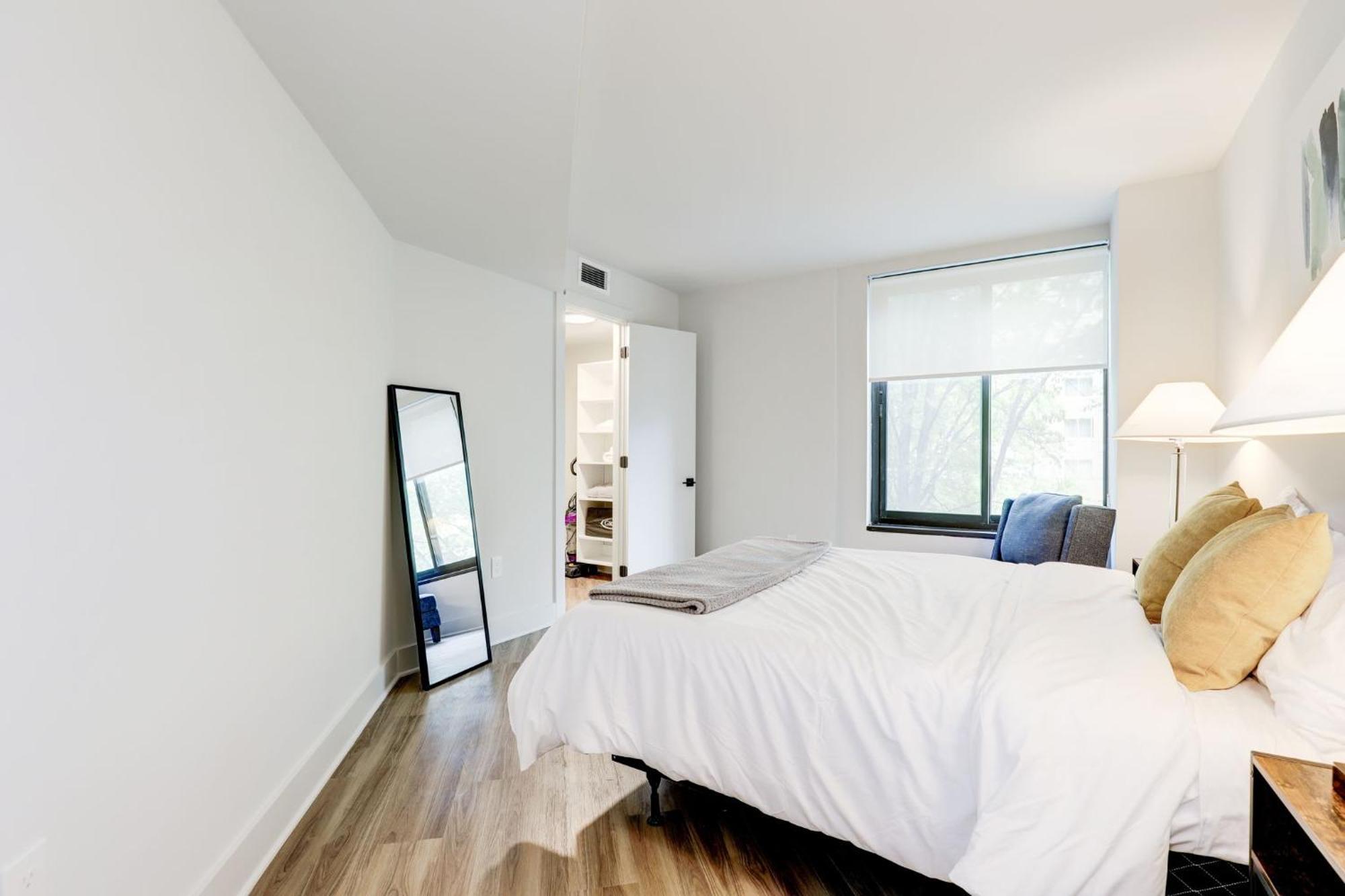 2Br Executive Apartment With Spacious Layout Arlington Exteriör bild