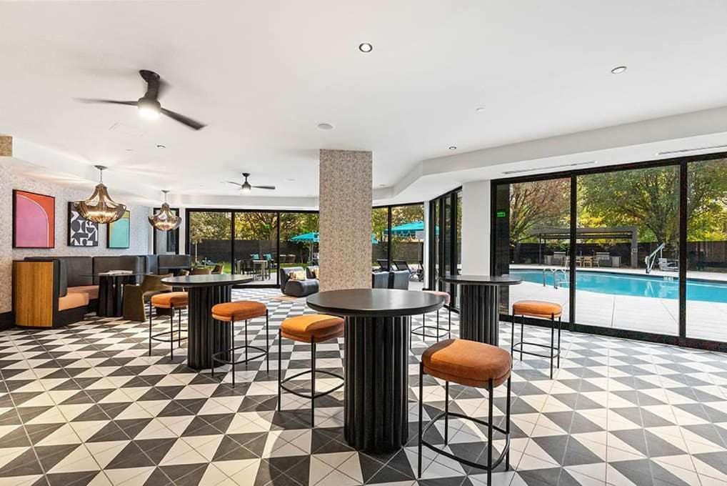 2Br Executive Apartment With Spacious Layout Arlington Exteriör bild
