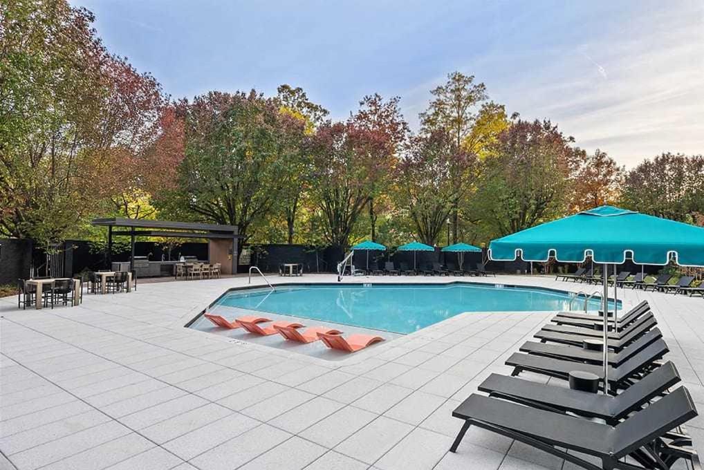 2Br Executive Apartment With Spacious Layout Arlington Exteriör bild